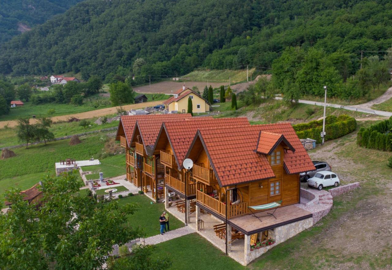Vikendica Pored Drine Bajina Basta
